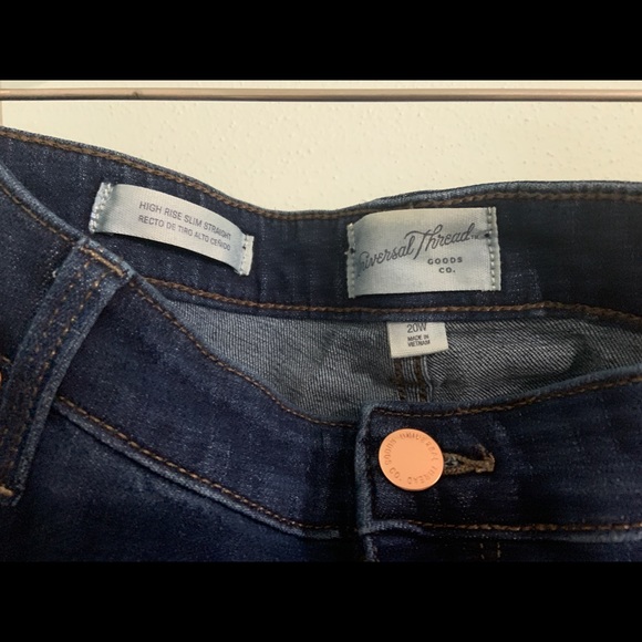 Universal Thread Straight Leg Jeans - Picture 2 of 5